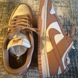 Size 7 Nike dunks